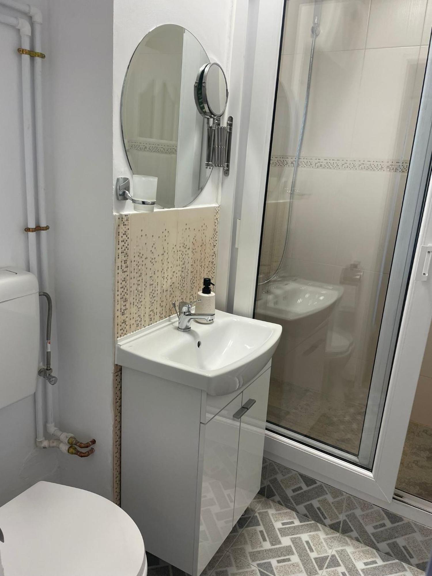 Emm Apartament - 100M Parc Si Metrou Tinererului Bucureşti Exterior foto